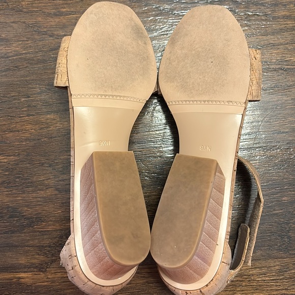 VANELi Sandals, cork upper size 9.5N - Picture 9 of 9